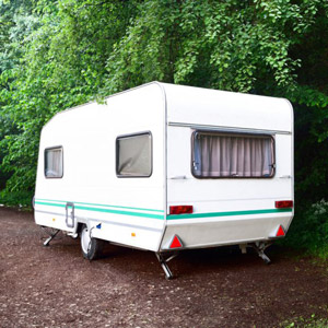 Preparing Your RV For Sale: A vintage travel trailer awaits its new home. 