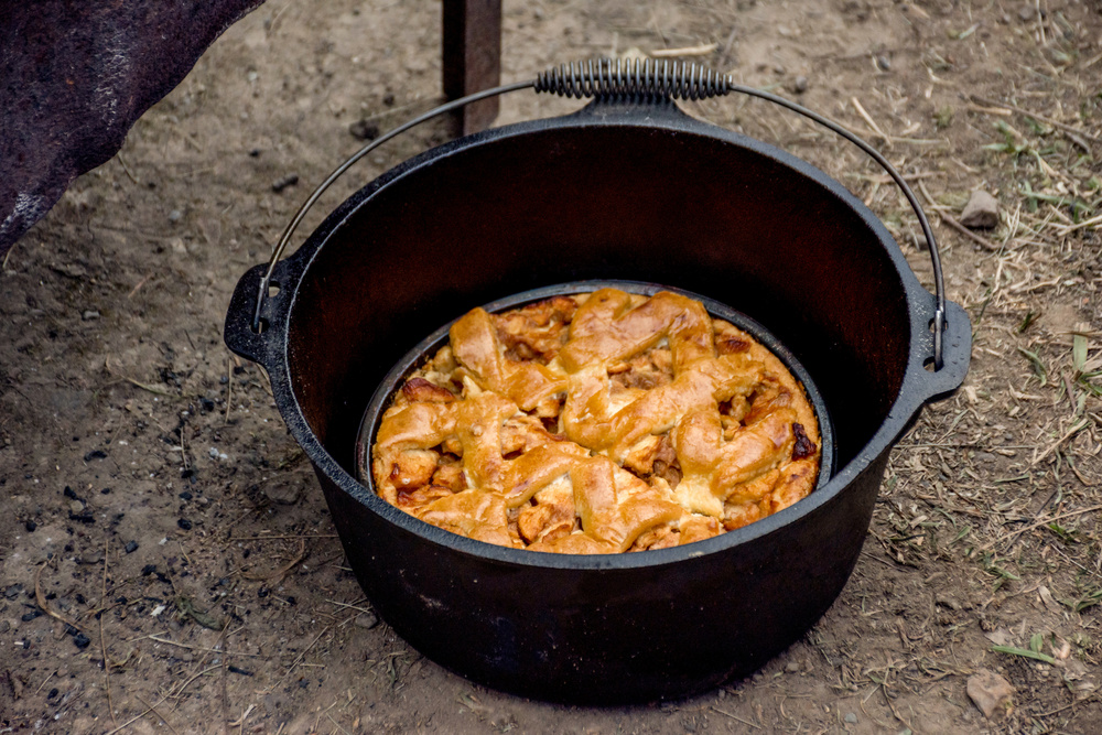 Dutch Oven Apple Dessert